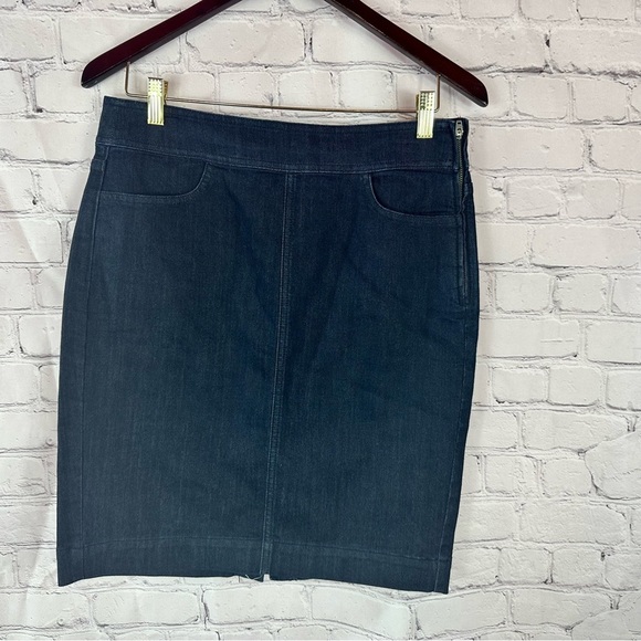 LOFT Dresses & Skirts - LOFT Dark wash denim Pencil Skirt womens 6 knee legnth minimalist preppy office
